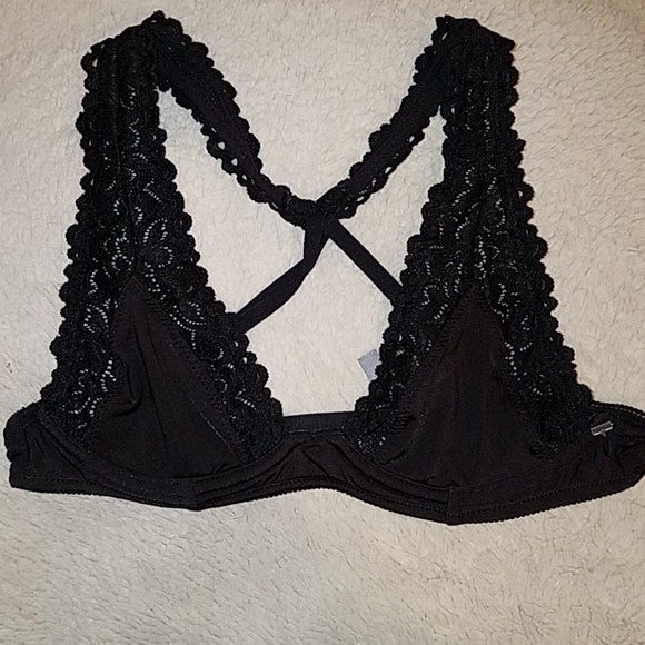 🆓 AERIE 🖤 Silky racer back black lace triangle bralette 🆓️FREEW/$30BUN - Picture 2 of 5